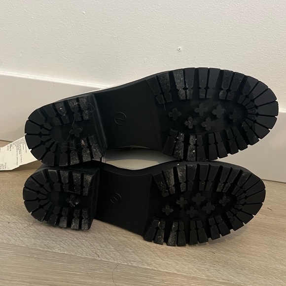 Brand New Never Worn White Chelsea Boots - Picture 6 of 7